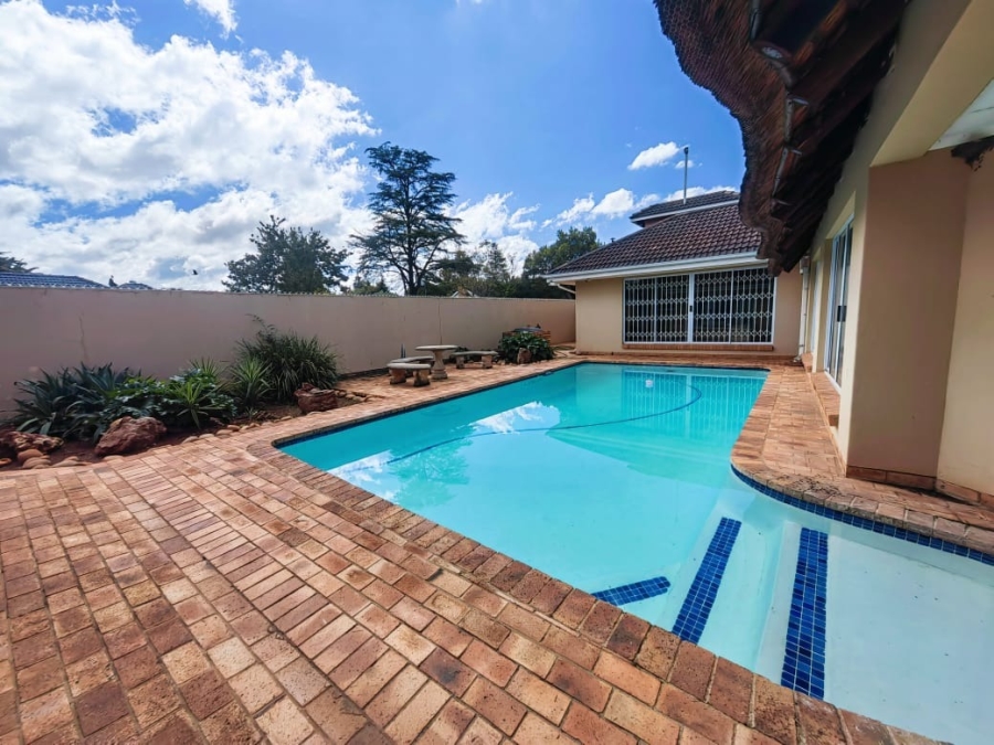 5 Bedroom Property for Sale in Grimbeeck Park North West